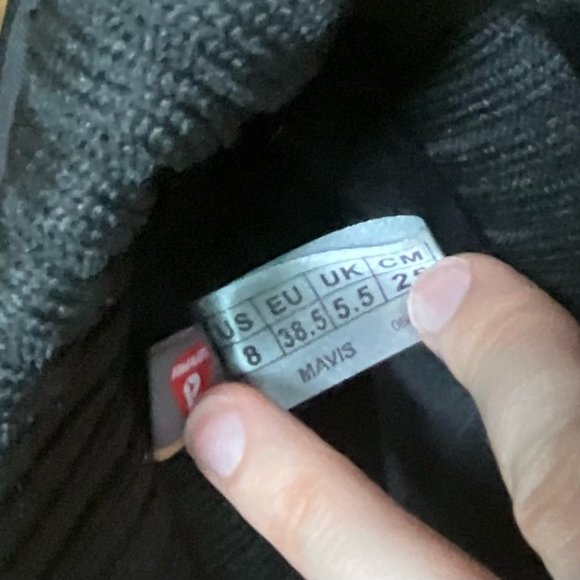 SOLD - Like new Cougar women's winter boots - Picture 6 of 6